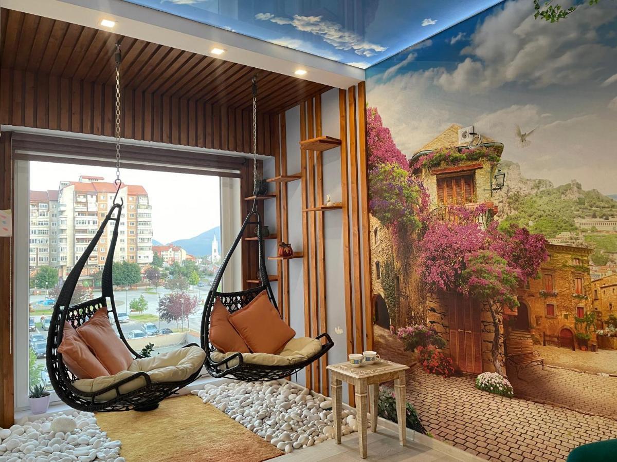 Apartamento Happy Time 1 Petroşani Exterior foto